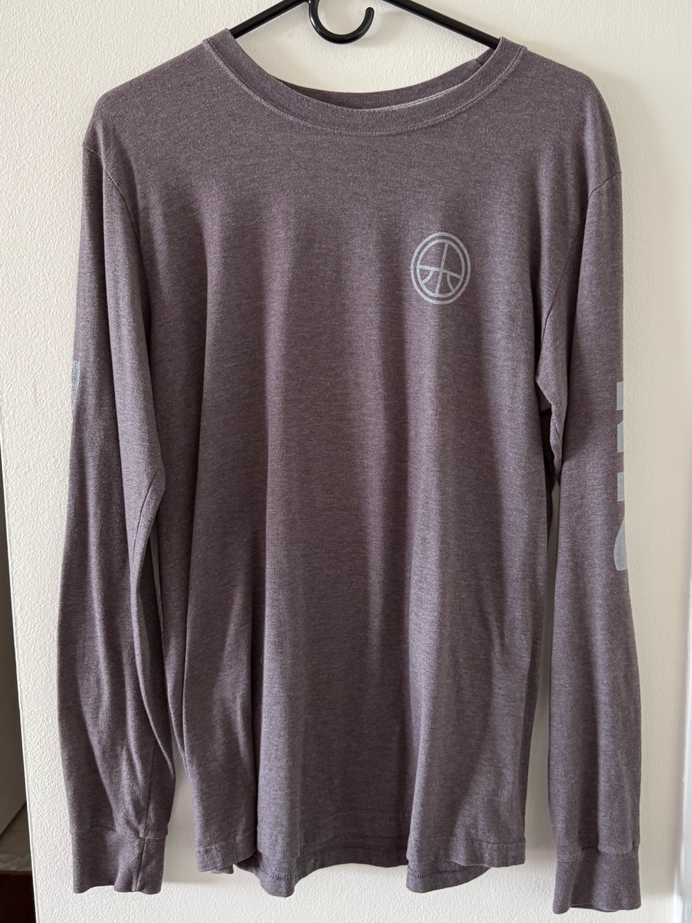 Nike Men’s Long Sleeve Basketballs Crewneck Shirt Grey